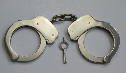 1974 colt handcuffs reverse side